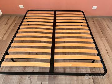 1 rete a doghe per letto doppio e 4 reti singoli