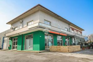 4 LOCALI A SANT'ELPIDIO A MARE