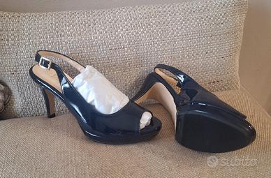 Sandali vernice blu