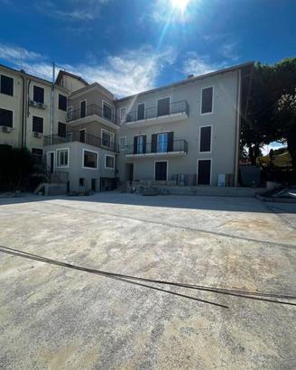 Attico / Mansarda di 92 m² con 3 locali a Grottafe