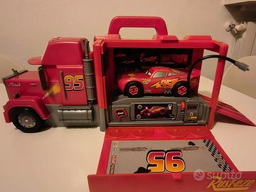 CAMION MACK + AUTO CARS SAETTA McQueen