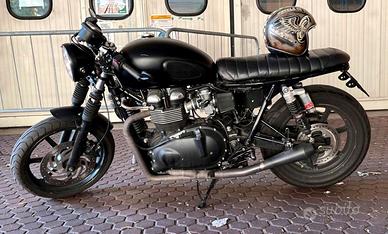 Triumph Bonneville T100 865 Café Racer Custom