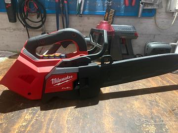 Motosega Milwaukee batteria
