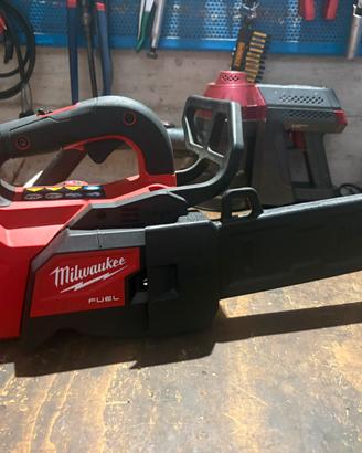 Motosega Milwaukee batteria