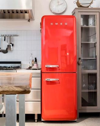 Frigorifero Smeg FAB32 rosso stile anni ‘50