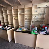 Arredo negozio abbigliamento e intimo