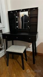 specchio da trucco illuminato a LED