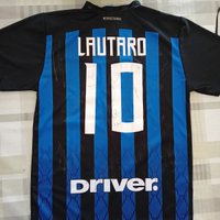 Maglia Inter Lautaro 2018/19 con le firme