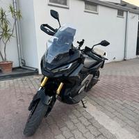 Xadv 750