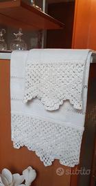 Coppia asciugamani lino con balza a uncinetto