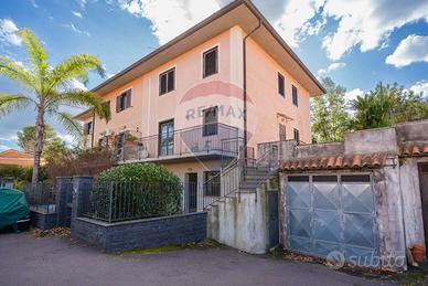 Villa a schiera - San Giovanni la Punta