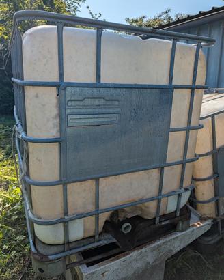 Cisterna plastica con bancale cm 90x110