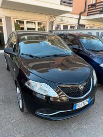 Lancia Ypsilon 1.2 69 CV 5 porte Platinum