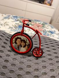 Piccola bicicletta rossa