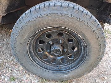Gomme e cerchi 205 70 15