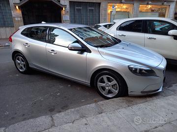 Volvo v40 2.0 diesel 120 CV automatica