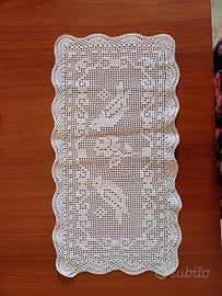 centrino vintage all'uncinetto 