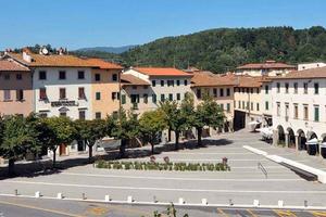 Barberino di mugello magazzino mq 470 oltre resede