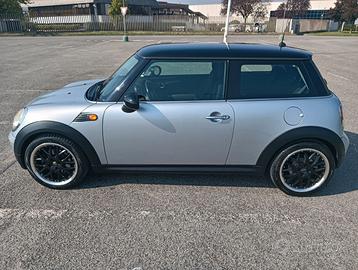 MINI Cooper R56
