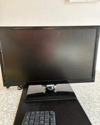 Kit Postazione studio: TV 22” Full HD+accessori