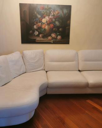 divano angolare da salotto in pelle, bianco. 