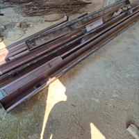 travi in legno e sottomisure canaline in plastica 