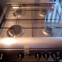 Cucina a 4 fuochi indesit con forno elettrico