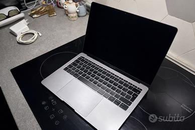 MacBook Pro 13”  256GB - 8GB ram