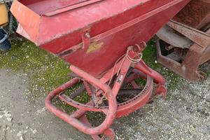 Spandiconcime LELY 4 quintali