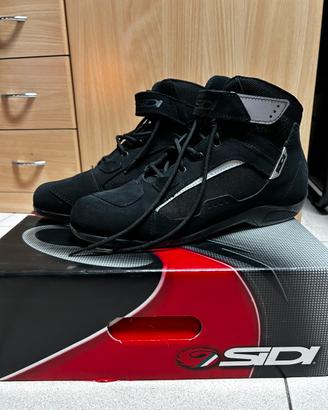 Scarpe moto uomo Sidi nere – sportive e resistenti
