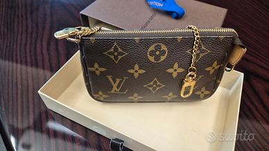 Pochette Louis Vuitton