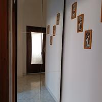 Armadio guardaroba con ante a specchio