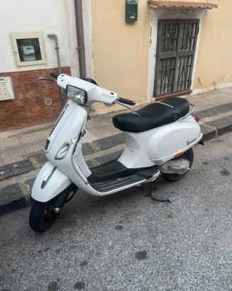 vespa 50 s 2011