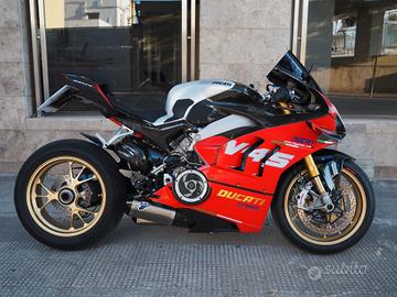 Ducati Panigale V4 S Full Carbon