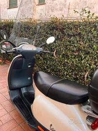 Vespa Piaggio 50 et 4