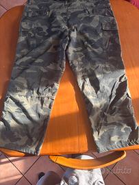 Pantaloni mimetici
