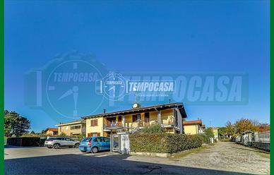 3 LOCALI RECENTE DEL 2007 IN QUADRIFAMIGLIARE CON