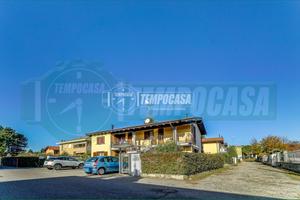 3 LOCALI RECENTE DEL 2007 IN QUADRIFAMIGLIARE CON