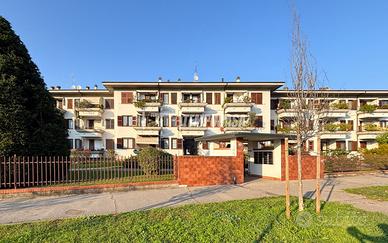 Stupendo quadrilocale ristrutturato con doppi serv