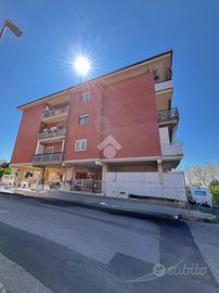 3 LOCALI A GENZANO DI ROMA