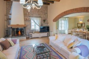 Casale per gruppi a 8 km da san casciano dei bagni