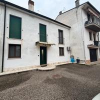 Ronco all'adige centro: casa affiancata