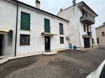 Ronco all'adige centro: casa affiancata