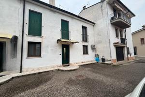 Ronco all'adige centro: casa affiancata