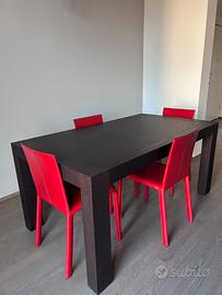 TAVOLO E SEDIE
