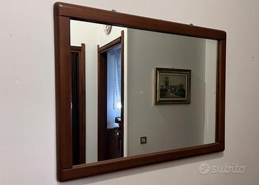 Specchiera con cornice in legno