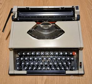 Macchina da scrivere Rover 3000 vintage