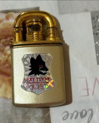 Accendino della Roma a forma di lucchetto