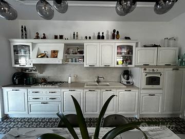 Cucina bianca stile shabby