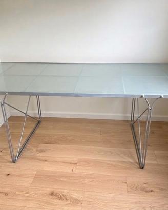 Tavolo/Scrivania IKEA in Vetro Satinato e Metallo